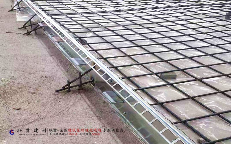 曲靖市LG160-3000镀锌钢板铠装缝案例